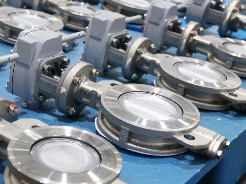 How do butterfly valves regulate flow in modern systems?